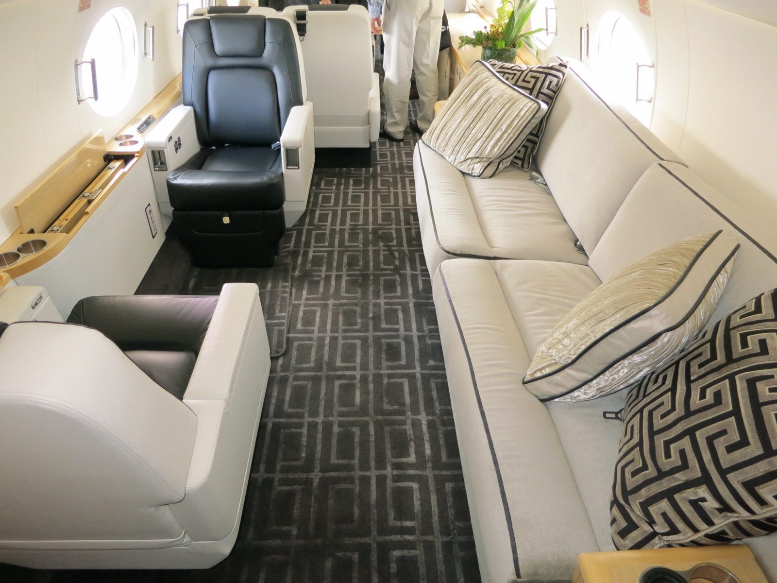 Gulfstream G550 cabin interior